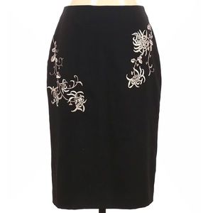 Clearance! Ann Taylor LOFT Black 100% Wool pencil skirt with embroidered size 2